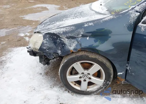 2009 Volkswagen Jetta Se/Sel z USA, uszkodzony, nr VIN 3VWRZ71K69M056151